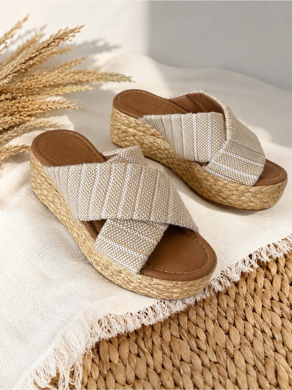 Universal Thread Espadrille Flatform Slide Sandals 6.5 Woven Crisscross Raffia